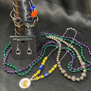 Mardi Gras themed Jewelry lot built around Muses duck pendant, 8 pieces